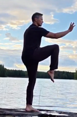 Taiji-kurssi etäyhteydellä tiistaisin 17.30-18.30